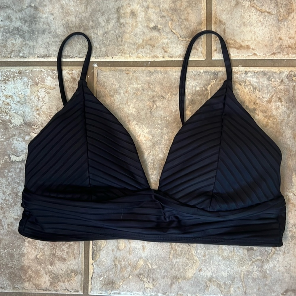 Black bikini top